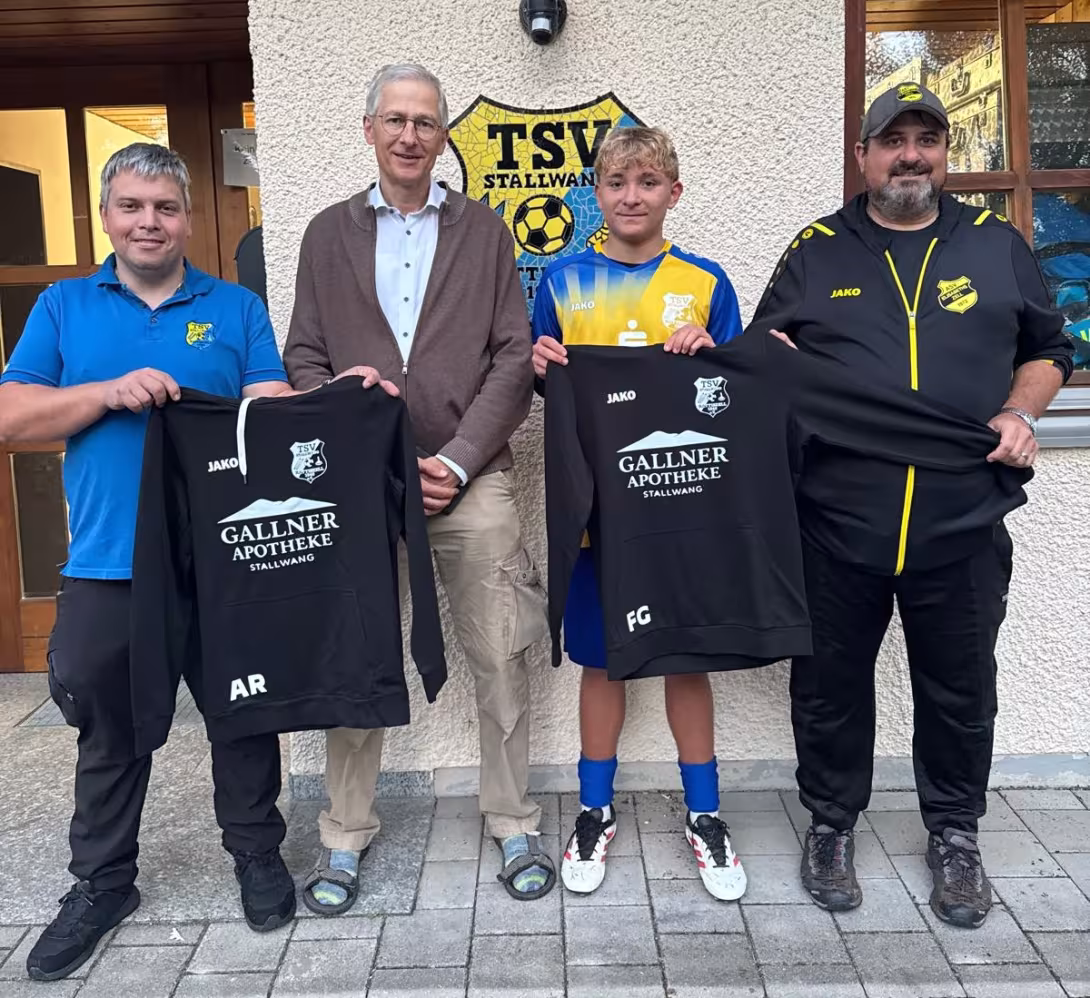 Spende Pullover B-Jugend Gallner Apotheke